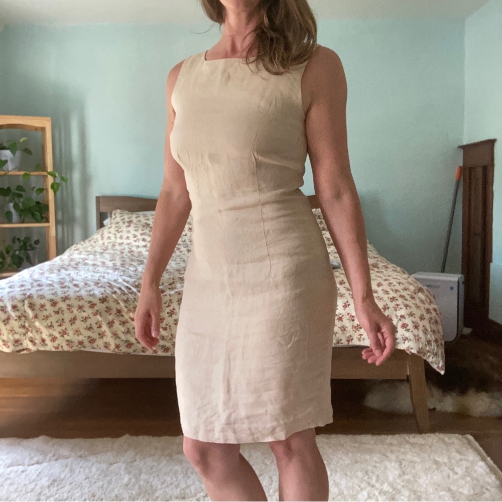 Gorgeous Vintage Form Fitting Irish Linen Mini Dress